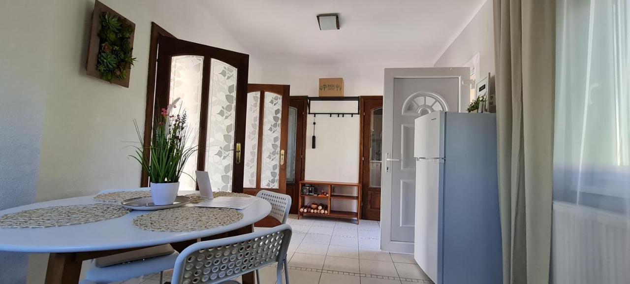 Lugas Apartman Miskolctapolca 2 Haloszoba Dezsa Es Jakuzzi Koezel A Barlangfuerdohoez Extérieur photo